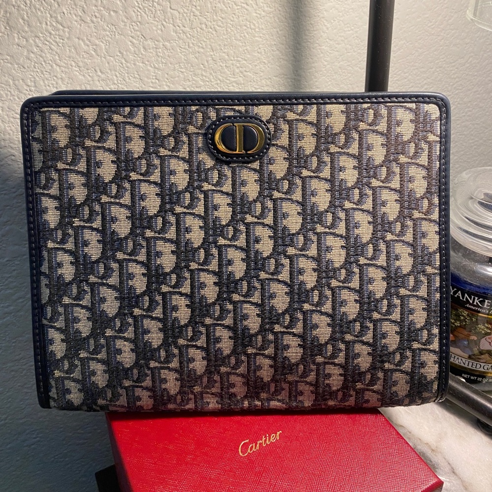 Authentic Dior MEDIUM 30 MONTAIGNE POUCH-‘PRICE FIXED’